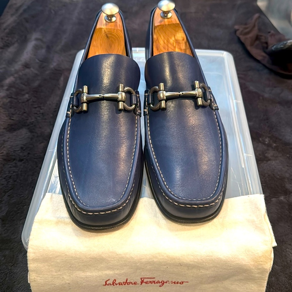 Salvatore Ferragamo size 12D midnight blue Gancini men’s loafer